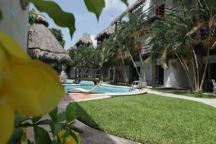 Imagen de los exteriores del Hotel Maya Del Carmen. Foto 10