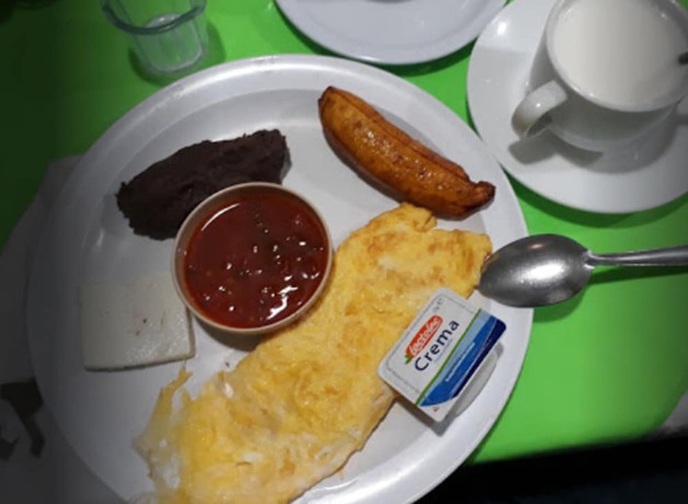 Imagen del bar/restaurante del Hotel Maya Excelsior. Foto 2