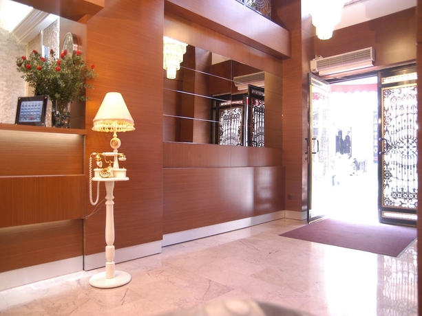 Imagen de los interiores del Hotel Maya Istanbul. Foto 15