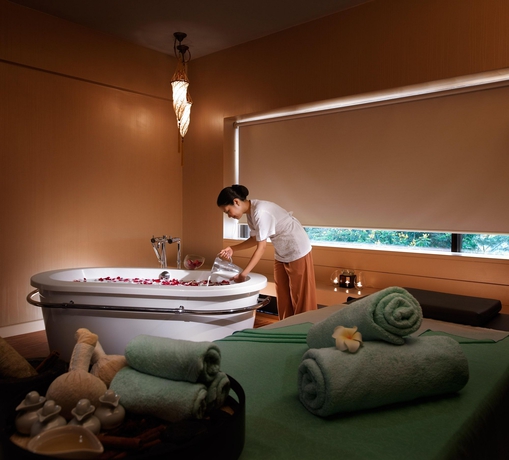 Imagen de la piscina del Hotel Maya Kuala Lumpur. Foto 14