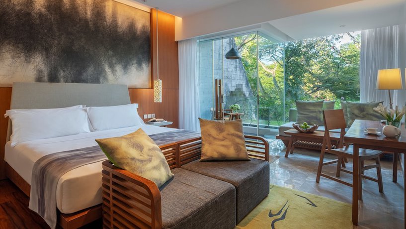 Imagen de la habitación del Hotel Maya Sanur Resort and Spa. Foto 19