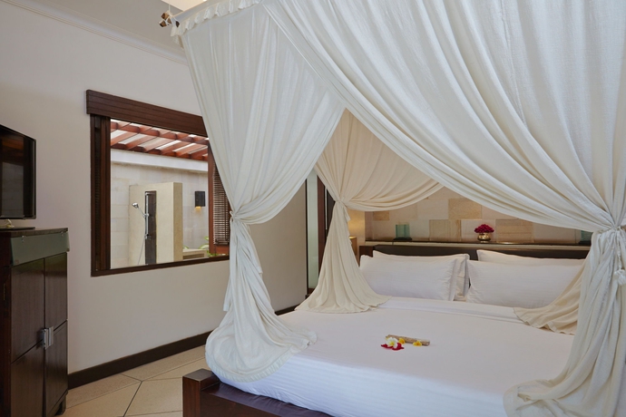 Imagen de la habitación del Hotel Maya Sayang Seminyak. Foto 15