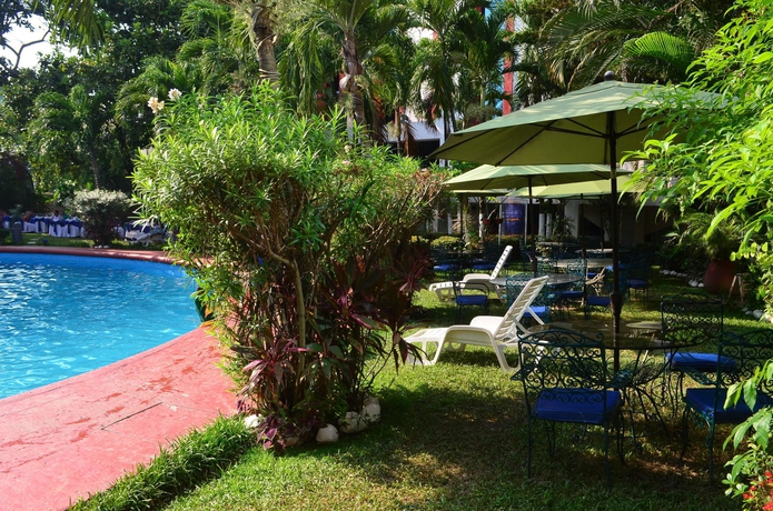 Imagen de la piscina del Hotel Maya Tabasco. Foto 9