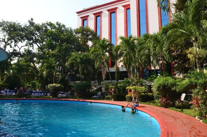 Imagen de la piscina del Hotel Maya Tabasco. Foto 10