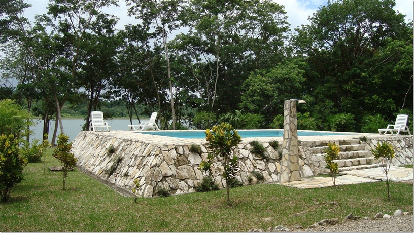 Imagen de la piscina del Hotel Maya Zacpet&eacute;n Jungle Lodge. Foto 16