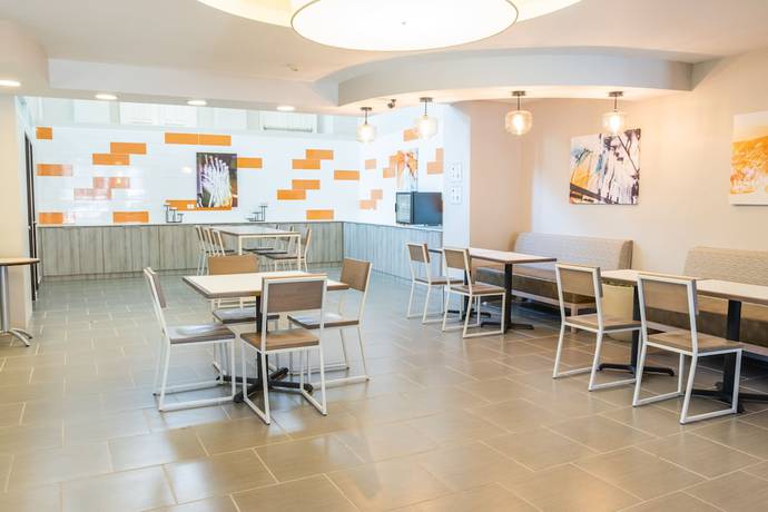 Imagen de los interiores del Hotel Mayaguez Plaza Hotel; SureStay Collection by Best Western. Foto 18