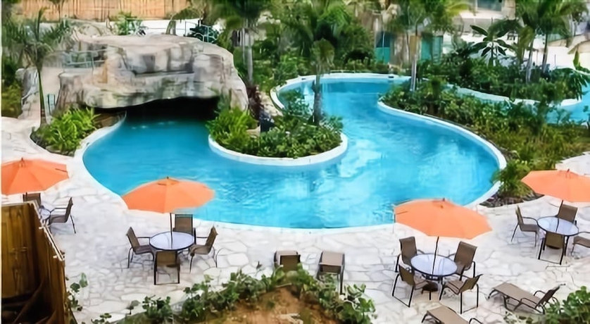 Imagen de la piscina del Hotel Mayag&uuml;ez Resort and Casino. Foto 16