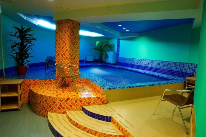 Imagen de la piscina del Hotel Mayak, Listvyanka. Foto 5