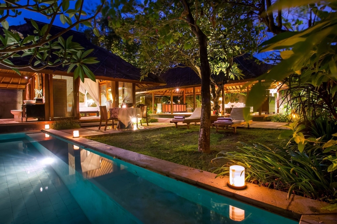 Imagen de la piscina del Hotel Mayaloka Villas. Foto 15