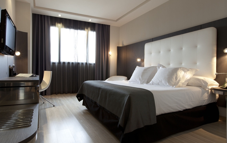 Imagen de la habitación del Hotel Maydrit Airport. Foto 7