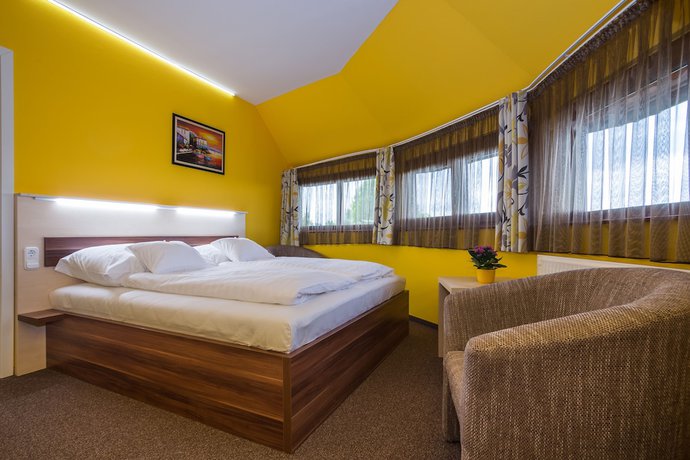 Imagen de la habitación del Hotel Mayer Alsoörs. Foto 6