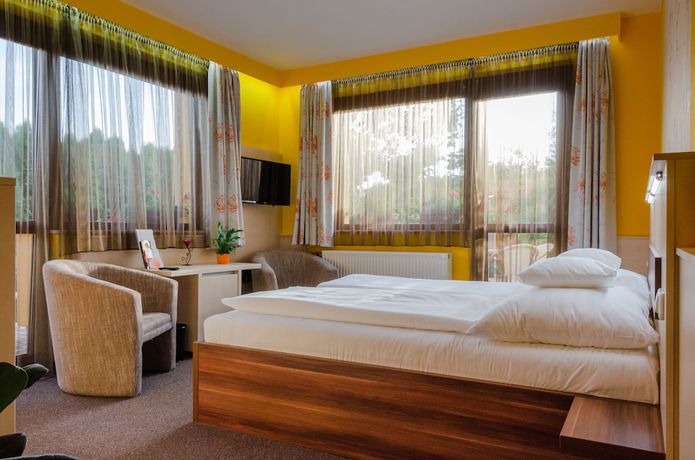 Imagen de la habitación del Hotel Mayer Alsoörs. Foto 17