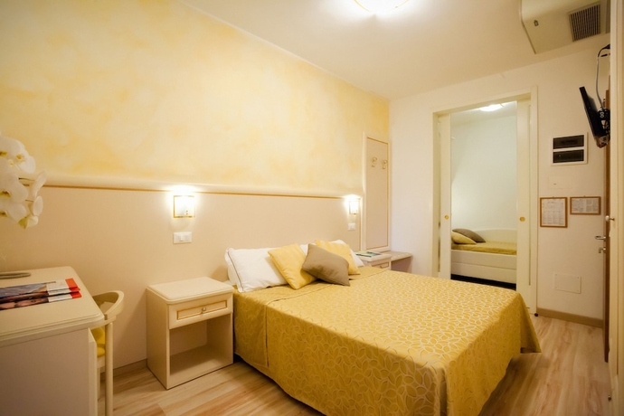 Imagen de la habitación del Hotel Mayer, Bibione. Foto 11