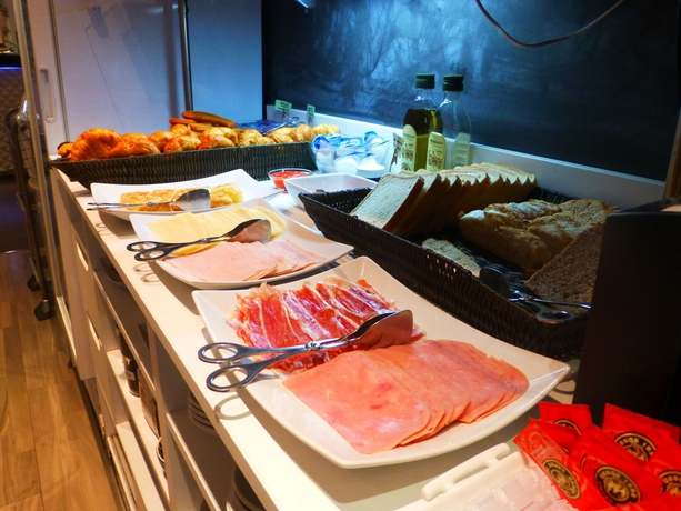 Imagen del bar/restaurante del Hotel Mayerling. Foto 8