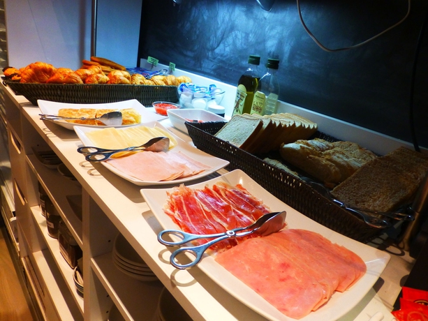 Imagen del bar/restaurante del Hotel Mayerling. Foto 9