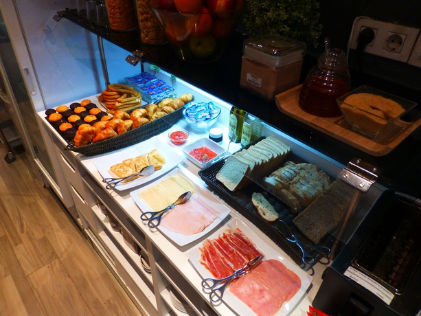 Imagen del bar/restaurante del Hotel Mayerling. Foto 10