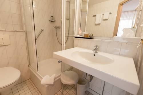 Imagen de la habitación del Hotel Mayers Waldhorn. Foto 5