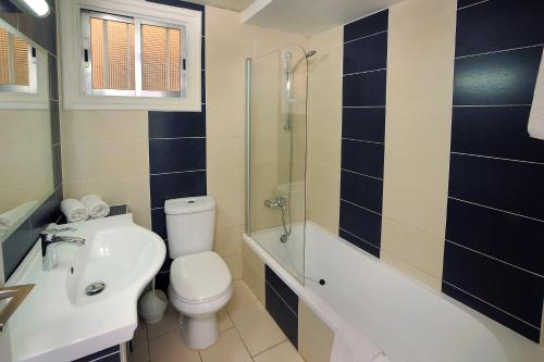 Imagen de la habitación del Hotel Mayfair Gardens. Foto 5