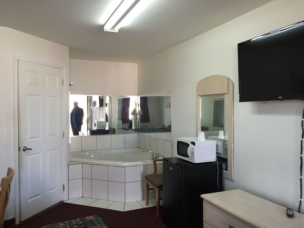 Imagen de la habitación del Hotel Mayfair Motel. Foto 11