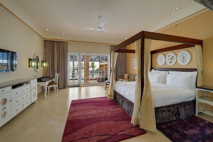 Imagen de la habitación del Hotel Mayfair Palm Beach Resort. Foto 12