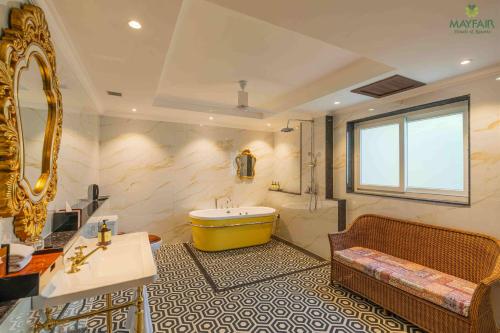 Imagen de la habitación del Hotel Mayfair Spring Valley Resort Guwahati. Foto 20