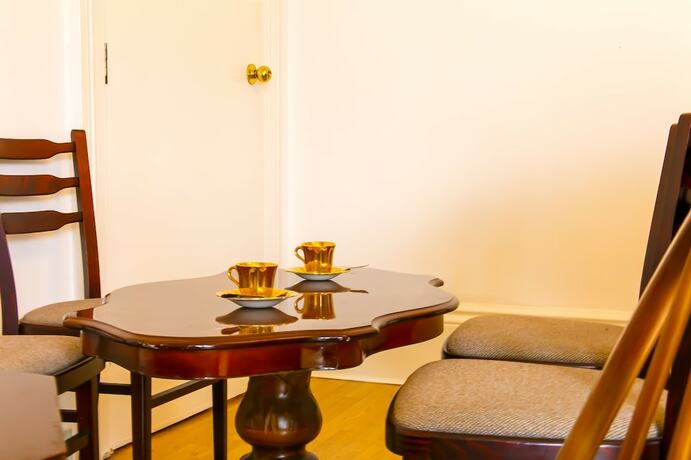 Imagen general del Hotel Mayfield Apartments. Foto 2