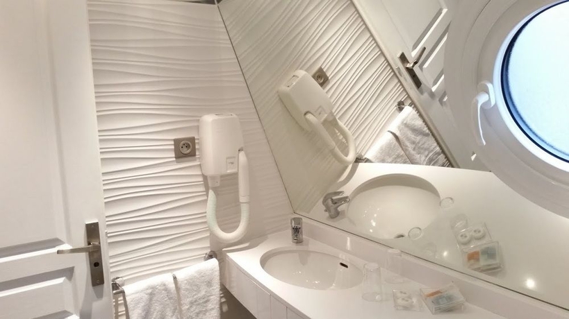 Imagen de la habitación del Hotel Mayflower, Arco del Triunfo-El&iacute;seo. Foto 6