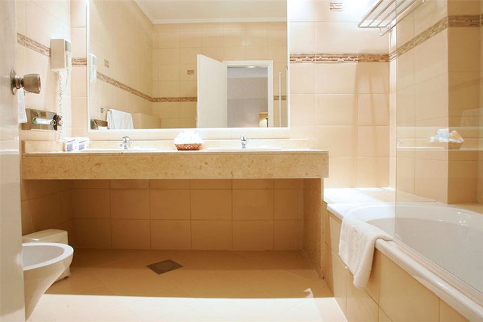 Imagen de la habitación del Hotel Mayflower, Beirut. Foto 9