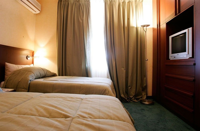 Imagen de la habitación del Hotel Mayflower, Beirut. Foto 14