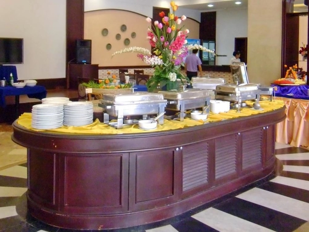 Imagen del bar/restaurante del Hotel Mayflower Grande Phitsanulok. Foto 3