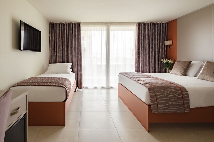 Imagen de la habitación del Hotel Mayflower, St. Pauls Bay. Foto 8