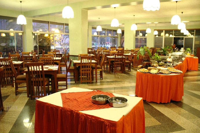 Imagen del bar/restaurante del Hotel Mayhouse 680. Foto 4