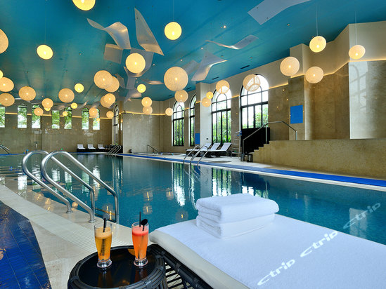 Imagen de la piscina del Hotel Mayland Resort. Foto 8