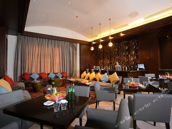 Imagen del bar/restaurante del Hotel Mayland Resort. Foto 4