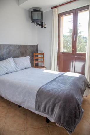 Imagen de la habitación del Hotel Mayno. Foto 5