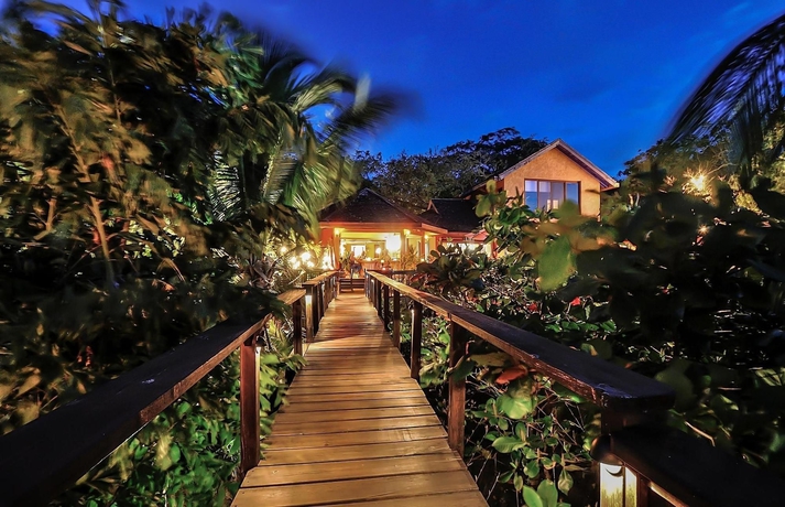 Imagen de los exteriores del Hotel Mayoka Lodge. Foto 10