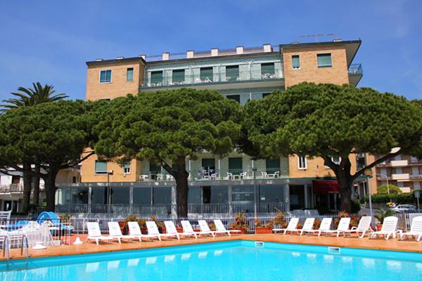 Imagen general del Hotel Mayola, San Bartolomeo al Mare. Foto 1