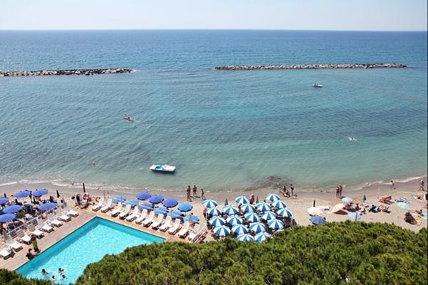 Imagen general del Hotel Mayola, San Bartolomeo al Mare. Foto 3