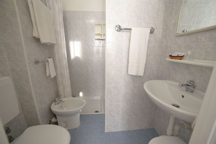 Imagen de la habitación del Hotel Mayola, San Bartolomeo al Mare. Foto 7