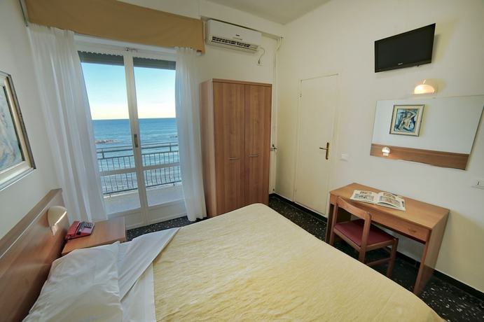 Imagen de la habitación del Hotel Mayola, San Bartolomeo al Mare. Foto 11