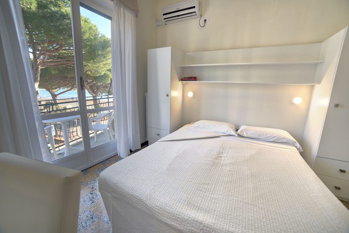 Imagen de la habitación del Hotel Mayola, San Bartolomeo al Mare. Foto 14