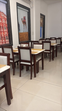 Imagen del bar/restaurante del Hotel Mayoor. Foto 4