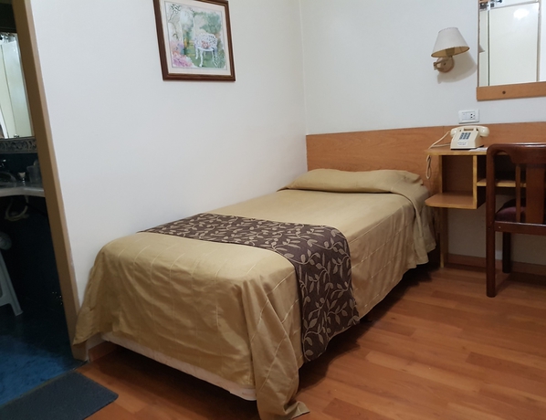 Imagen de la habitación del Hotel Mayoral. Foto 9