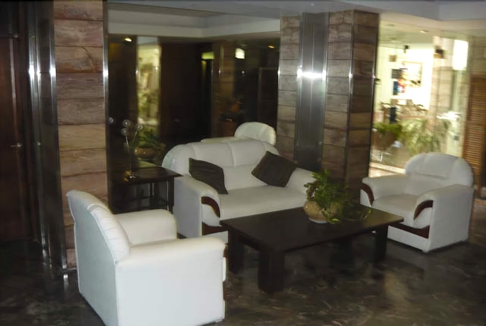 Imagen de los interiores del Hotel Mayoral. Foto 18