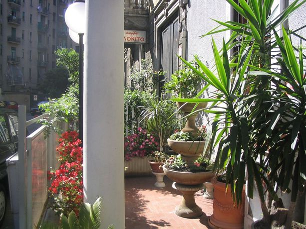 Imagen de los exteriores del Hotel Mayorca, Mil&aacute;n. Foto 7