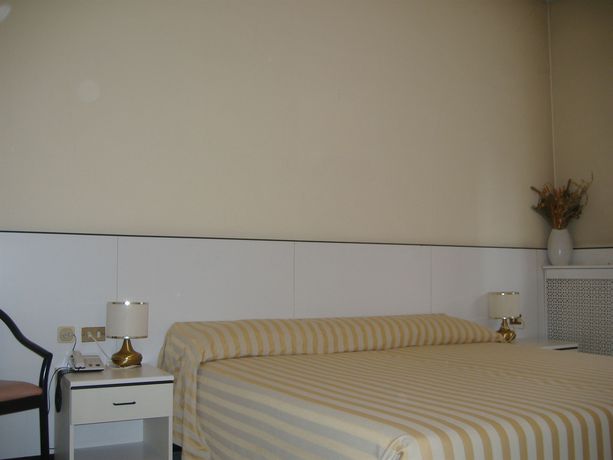 Imagen de la habitación del Hotel Mayorca, Mil&aacute;n. Foto 5