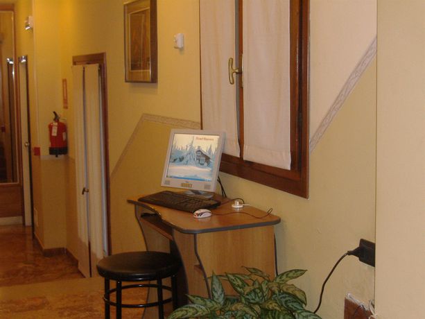 Imagen de los interiores del Hotel Mayorca, Mil&aacute;n. Foto 15