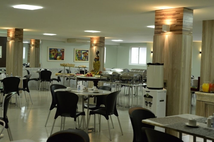 Imagen del bar/restaurante del Hotel Maysa. Foto 6
