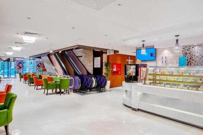 Imagen de los interiores del Hotel Maysan Al Harithia. Foto 16