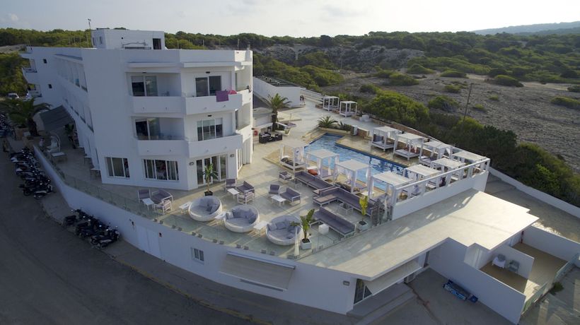 Imagen de los exteriores del Hotel Maysi. Foto 9